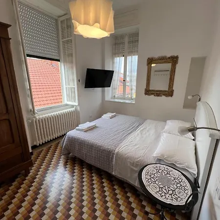 Casa Del Poeta Apartmán Riva Ligure